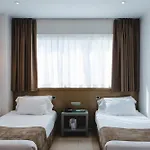 ホテル マス カマレナ 4*