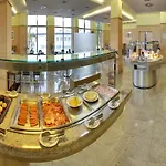 ホテル マス カマレナ 4*