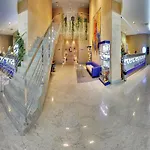 マス カマレナ ホテル 4*
